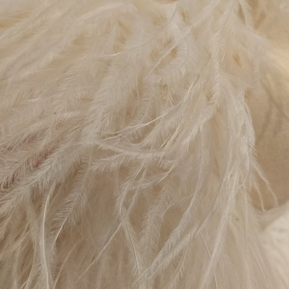 Beautiful white hat by Gwen Penngton 🌸🌸 - Picture 6 of 6